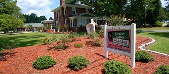 Quaint & Quirky- 5 Minutes to Downtown