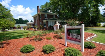 Quaint & Quirky- 5 Minutes to Downtown