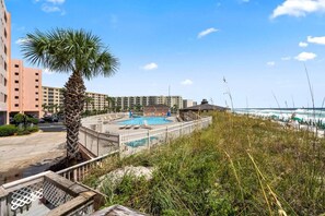 A heated pool - Jetty East | Sleeps 4 | Paradise Palms | Pool | Private Beach (Destin)