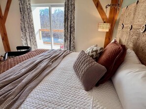 1 habitación, tabla de planchar con plancha, wifi gratis y ropa de cama