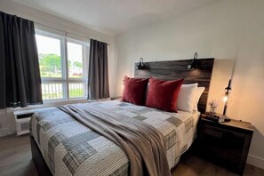 2 bedrooms, iron/ironing board, travel cot, free WiFi - Timber Creek by Branson Landing (Branson)