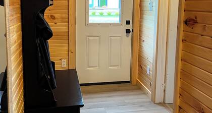 Pine haven cottage two minute drive to provincial park with fabulous beach