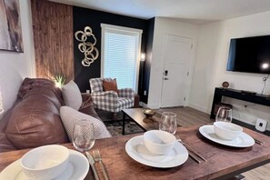 Living area - Gold Rush by the Branson Landing-Waterfront (Branson)