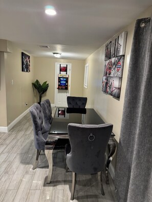 غرفة الألعاب