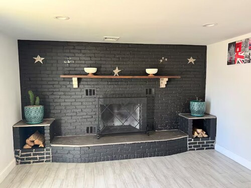 Elegant Baldwin Haven – Room for Everyone with 2 Living Areas & Modern Charm