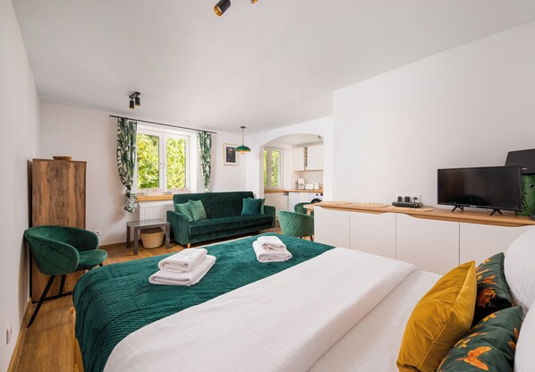 Iron/ironing board, WiFi, bed sheets - Francuska Deluxe Apartment (Warszawa)