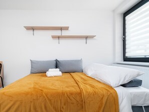 Iron/ironing board, WiFi, bed sheets - Łódź Urban Serenity Studio #10 (Łódź)