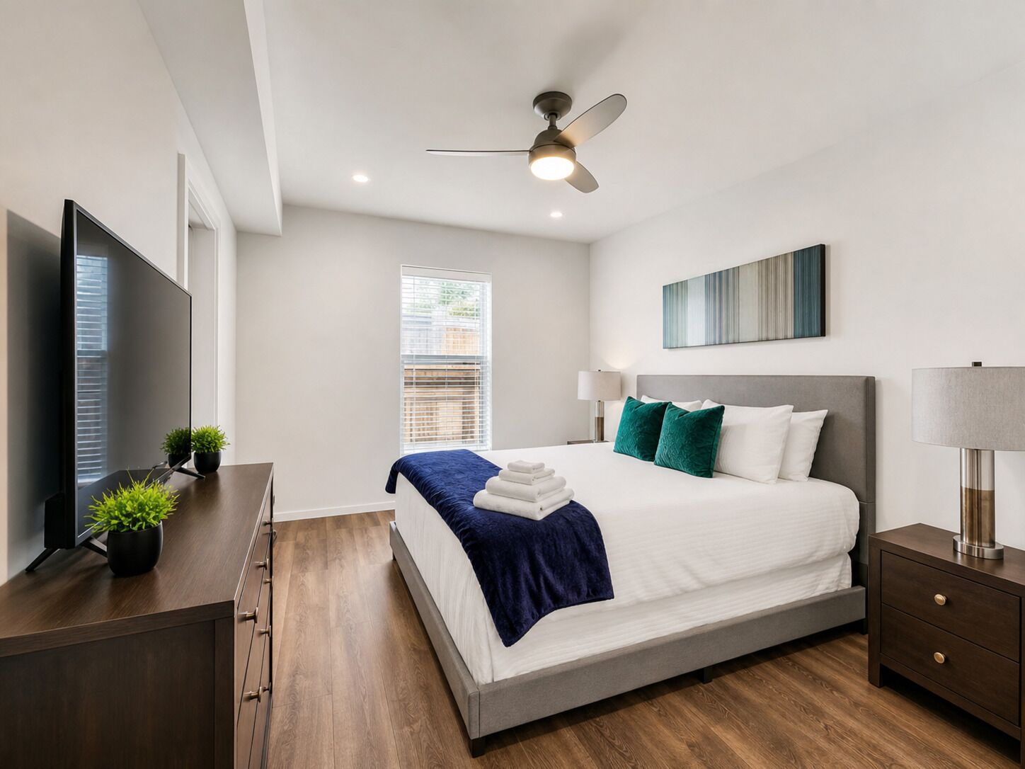 2 chambres, bureau, fer et planche à repasser, Wi-Fi gratuit