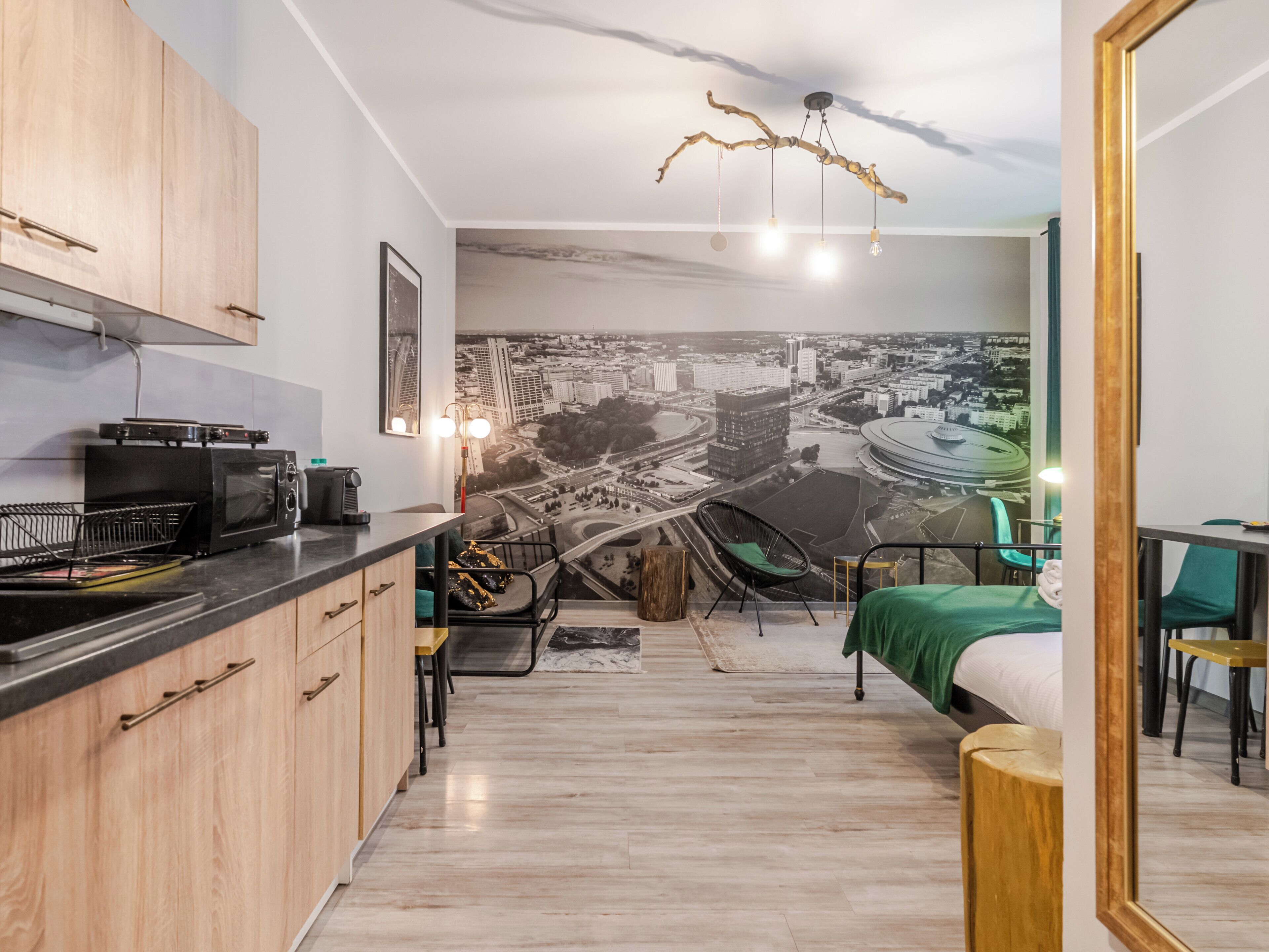 المنشأة من الداخل