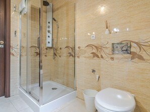 Shower, hair dryer, towels - Strzelecka Central Studio (Katowice)