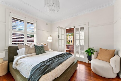 NEW- Summer Escape at Coogee Beach! Sleeps 6