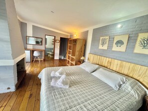 Internet, bed sheets