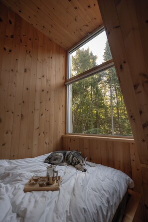 2 soverom, skrivebord, wi-fi (inkludert) og sengetøy