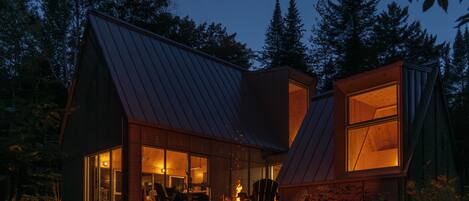 المنشأة من الخارج