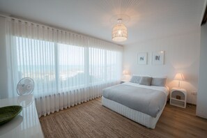 4 عدّة غرف نوم ومكواة/لوح كي وسرير سفر وواي فاي