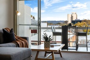TV - Helena House—A Spacious Urban Retreat (Adelaide)