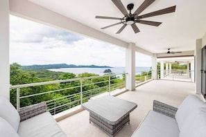 Terrace/patio - Flamingo Luxury Makai Villa Next to the Beach (Playa Flamingo)