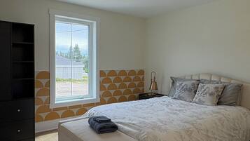 2 bedrooms, internet, bed sheets