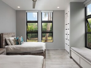 4 makuuhuonetta, silitysrauta/-lauta, ilmainen Wi-Fi, vuodevaatteet