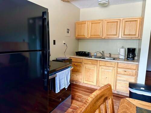 Cozy Montana Cabin #1 - fully furnished 1-bedroom, in the beautiful Basin Valley