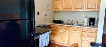 Cozy Montana Cabin #1 - fully furnished 1-bedroom, in the beautiful Basin Valley