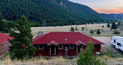 Cozy Montana Cabin - fully furnished 1-bedroom, in the beautiful Basin Valley