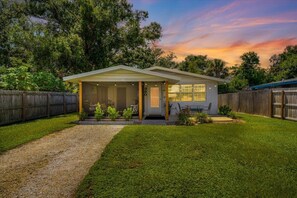 Exterior - Salty Seahorse | Screened-In Porch & Private Yard (Sarasota)