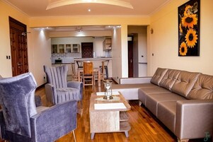 Deluxe Double Room, City View | Laptop workspace, free WiFi, bed sheets