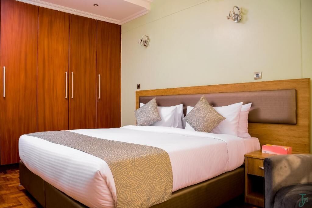 Habitación individual Deluxe | Espacio para trabajar con un portátil, wifi gratis, ropa de cama