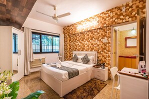 3 bedrooms, desk, iron/ironing board, WiFi - Villa ( 3 BHK ) With Patio (Mumbai)