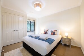 4 bedrooms, desk, iron/ironing board, travel cot