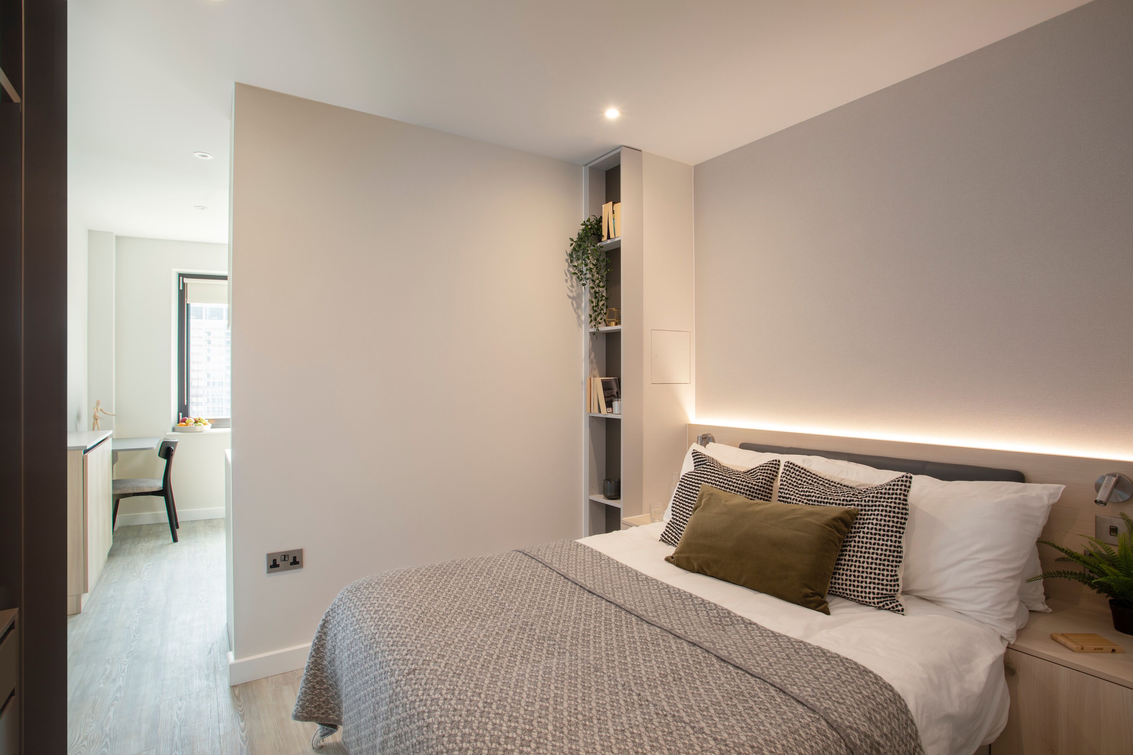 Decoración personalizada, muebles diferentes y escritorio 