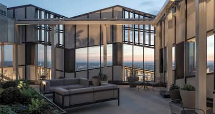 StayCozy at Enclave Croydon