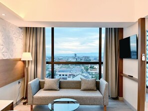 Corner Suite | City view