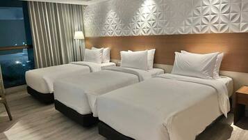 Executive Triple Room | In-room safe, free WiFi, bed sheets