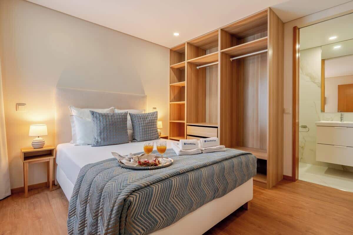 5 bedrooms, iron/ironing board, travel crib, free WiFi