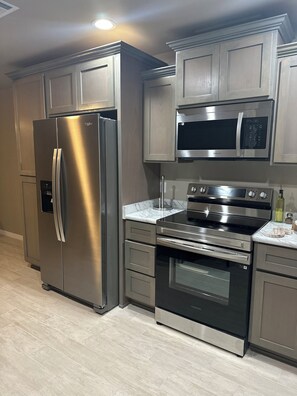 Microonde, forno, piano cottura