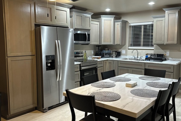 Microondas, horno y placa de cocina