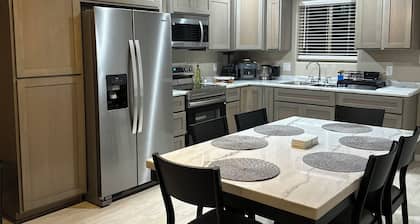 Tranquil 3-bedroom house with AC in charming Yuma