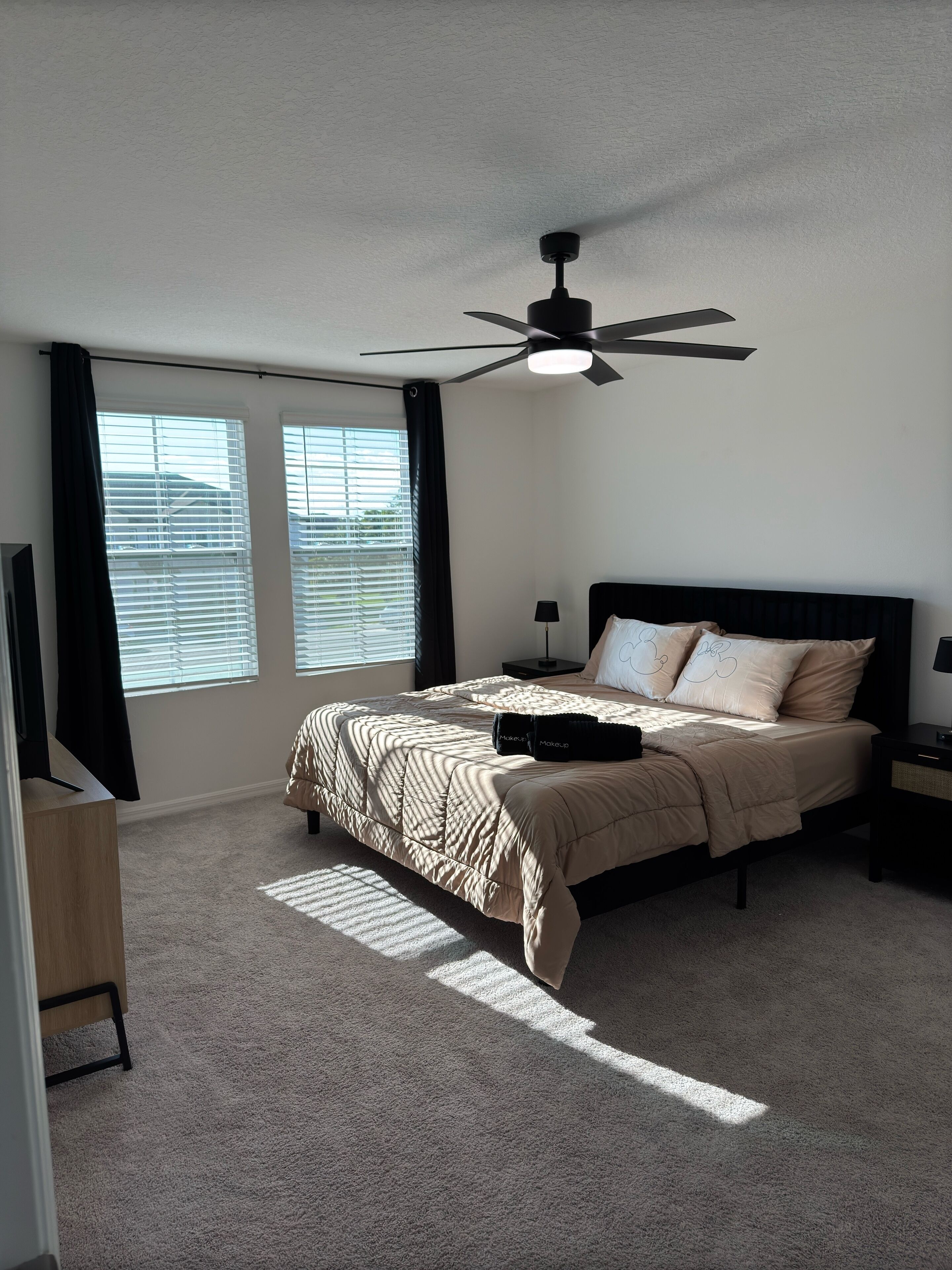 3 bedrooms, iron/ironing board, travel crib, free WiFi