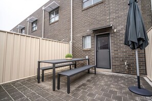 屋外ダイニングエリア