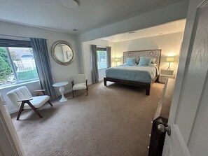 2 عدّة غرف نوم ومكواة/لوح كي وواي فاي وملاءات أسرّة