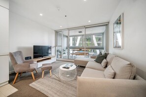 TV - Bliss at Balfours-He · ★Bliss at Balfours★1BR Staycation✔CBD✔Wifi✔Netflix (Adelaide)