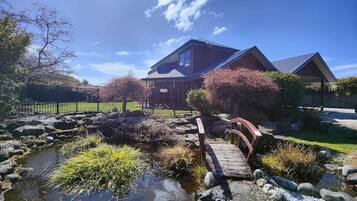 المنطقة المحيطة بالمنشأة