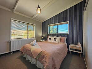 4 間睡房、可攜式嬰兒床、Wi-Fi、床單