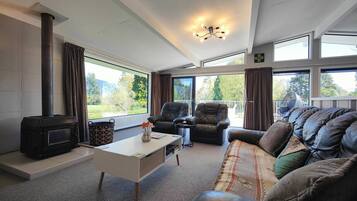 Televisor i llar de foc