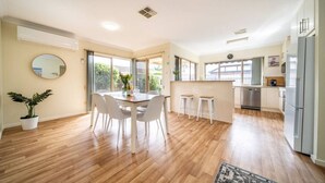 Coffee/tea maker, fridge, microwave, oven - Captivating in Camden—A Well-located Family Haven (Camden Park)