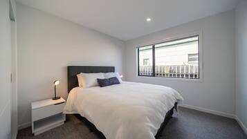 3 bedrooms, travel cot, WiFi, bed sheets