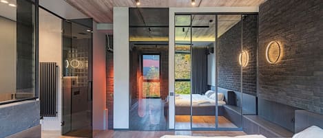 2 室のベッドルーム、デスク、アイロン / アイロン台、WiFi