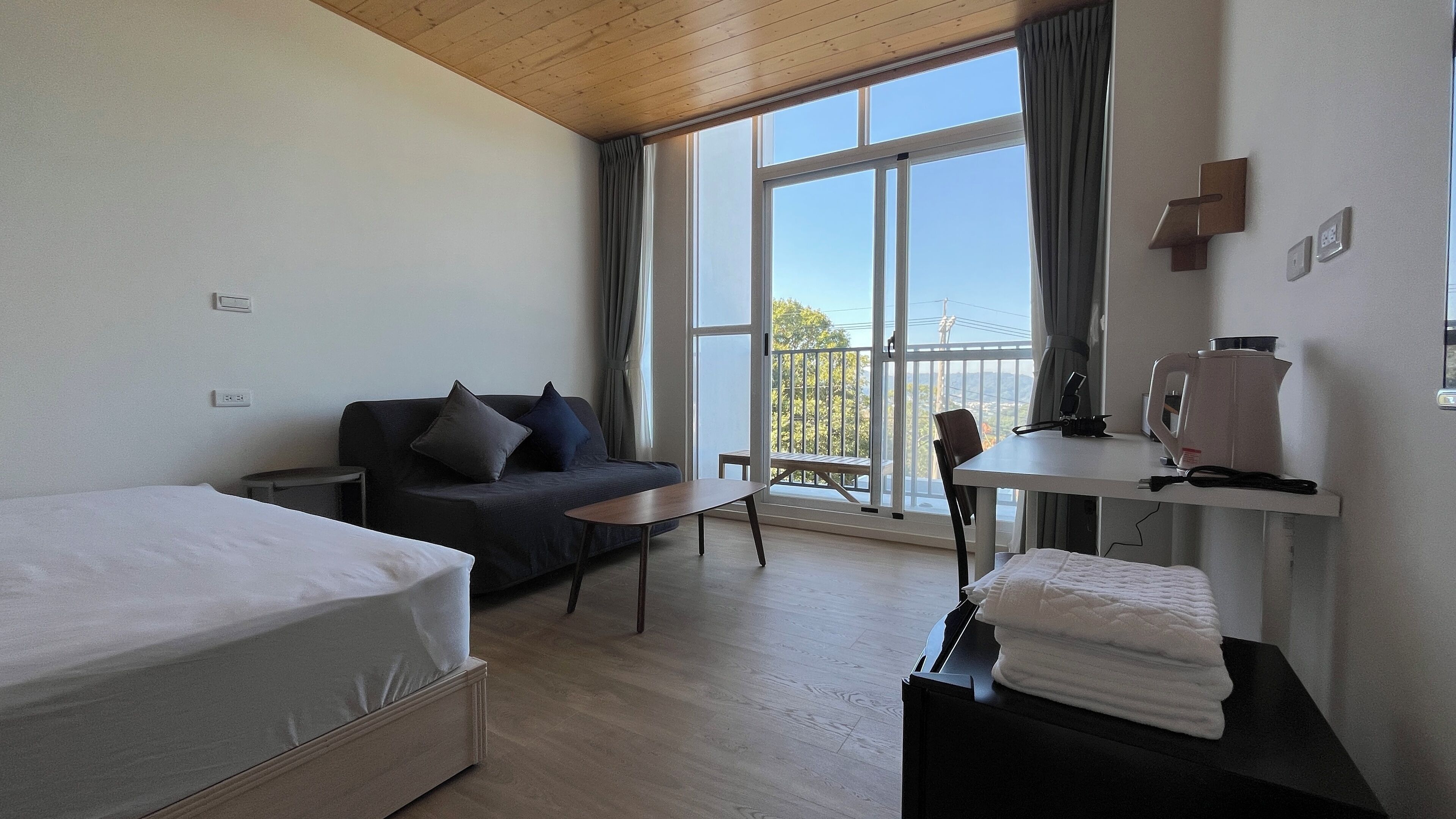 Escritorio y wifi gratis 